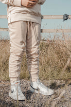 Load image into Gallery viewer, BASICS JOGGERS - SAND